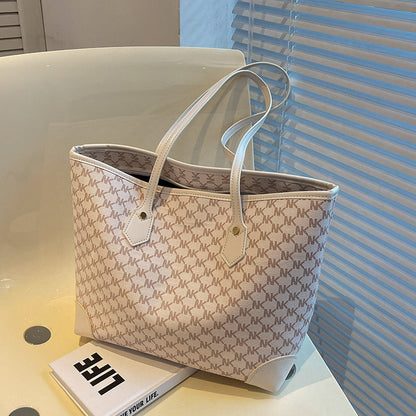 Large capacity tote bag